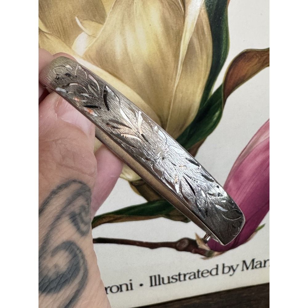 Napier Vintage Silver Tone Etched Floral Hinged Bangle Bracelet Hallmark Stamped